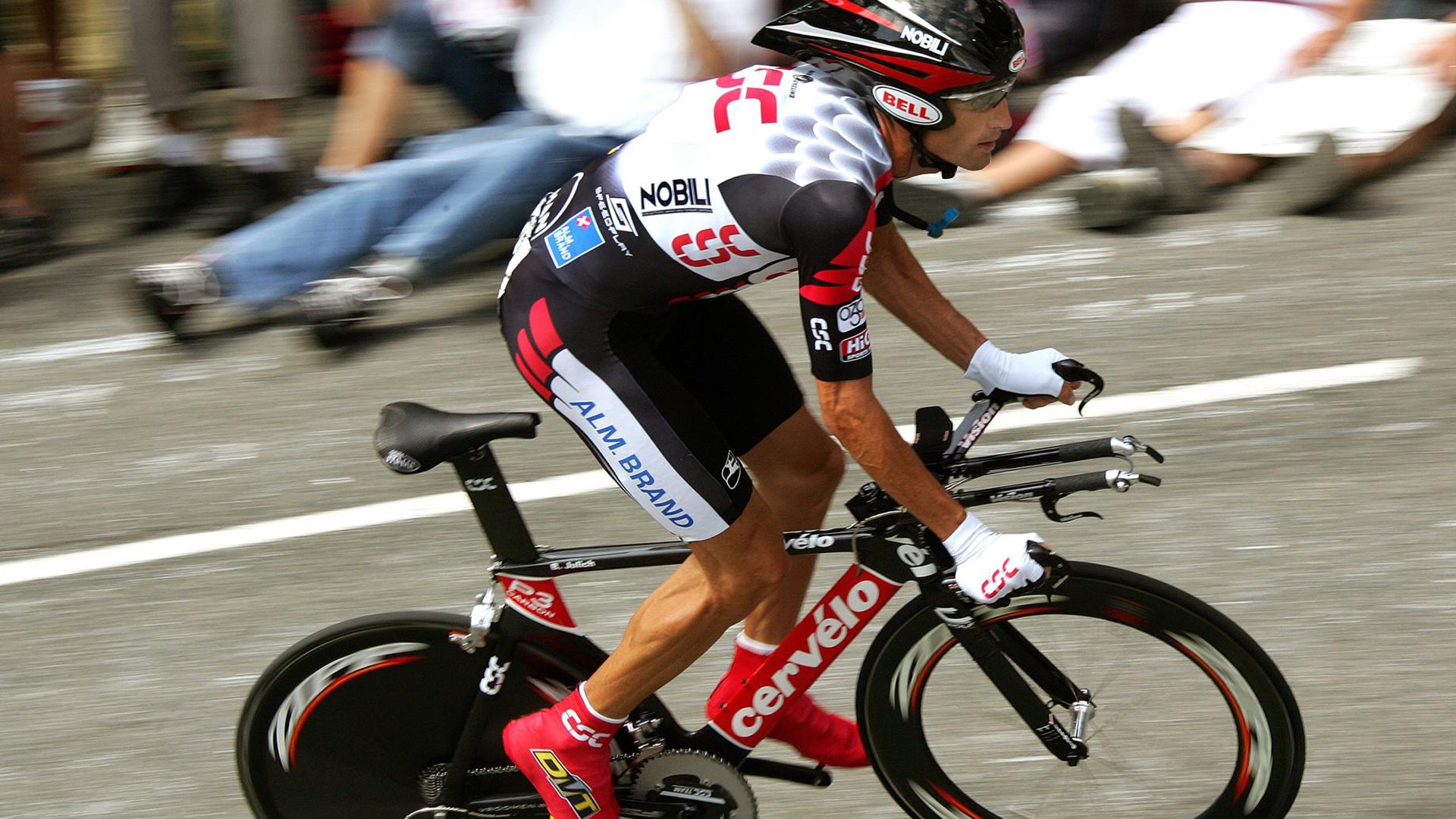 全球首届机器人竞技大赛落幕 科技与体育融合开启新篇章