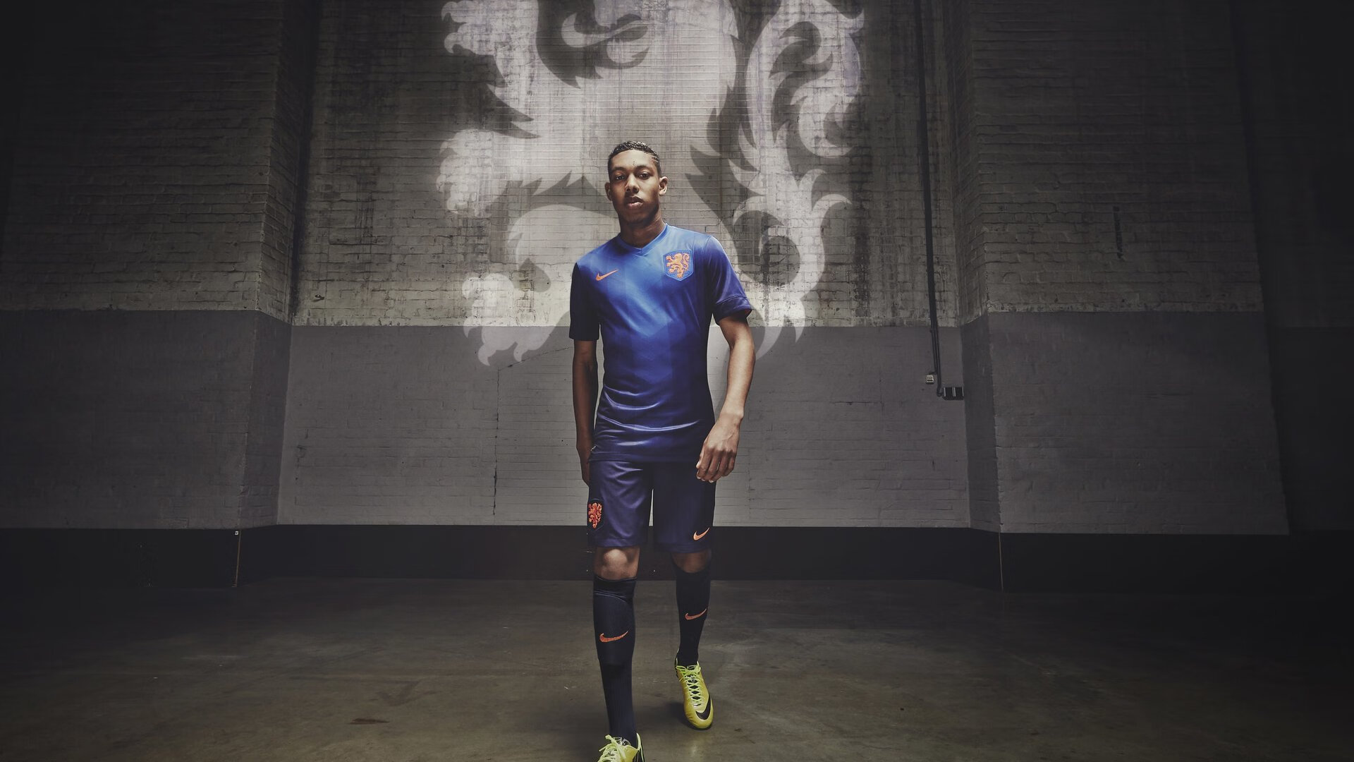 姆巴佩梅开二度助巴黎圣日耳曼领跑法甲积分榜